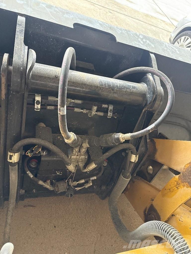 CAT 432 反鏟裝載機