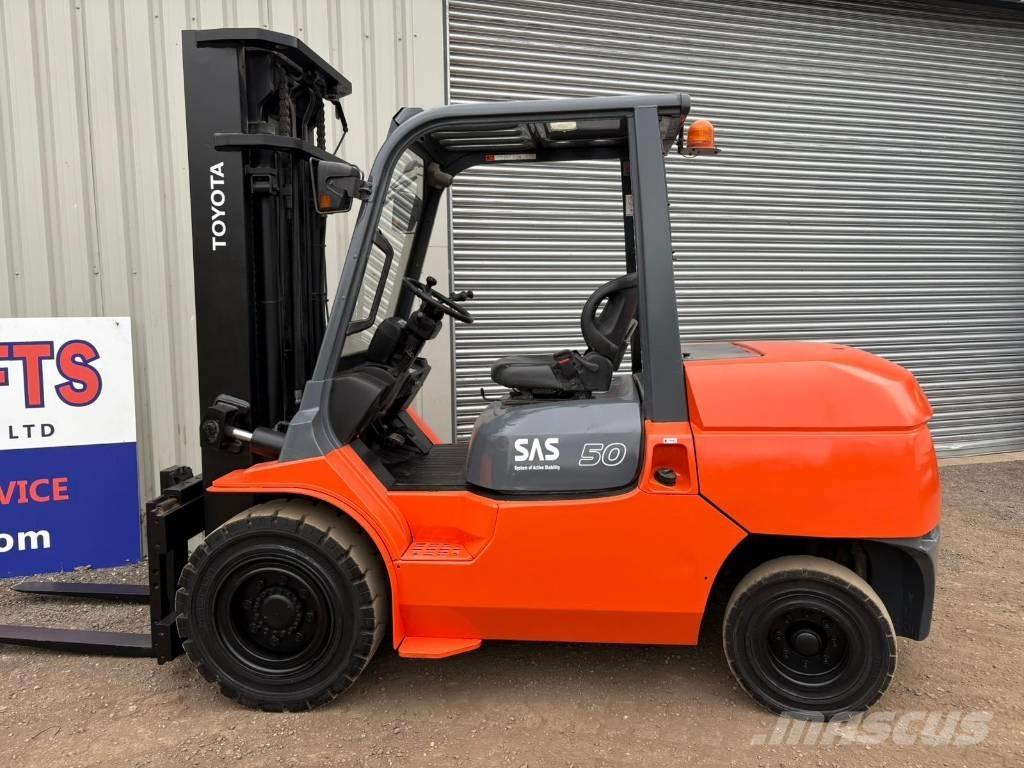 Toyota 7 FDA 50 柴油卡車