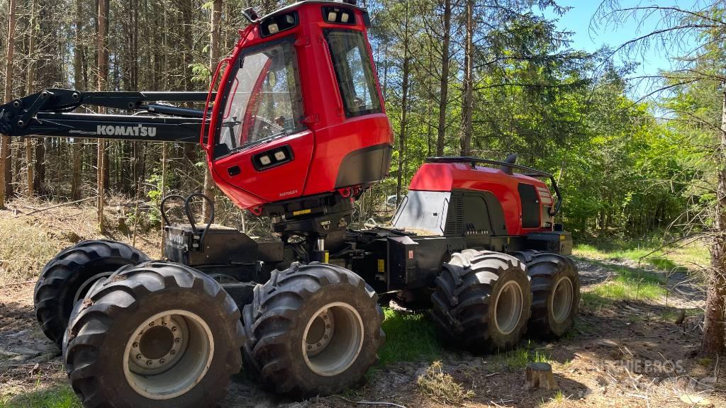 Komatsu 931 XC 收穫機