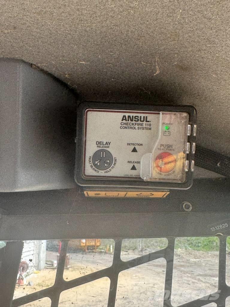 CAT 299 D3 XE 滑移轉向裝載機