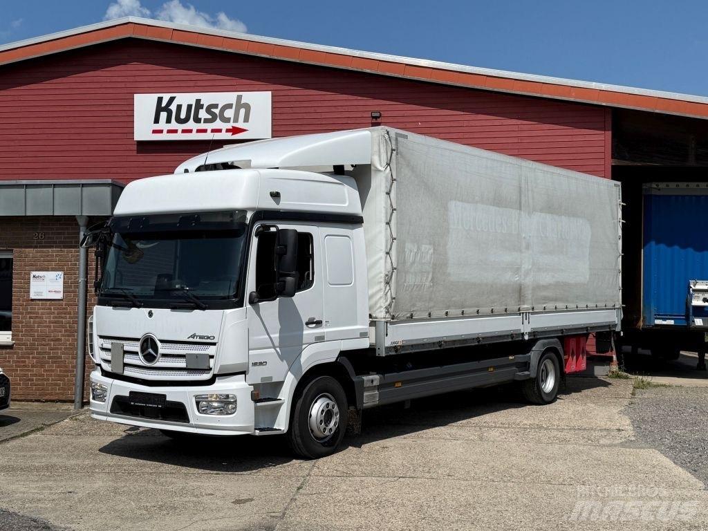 Mercedes-Benz 1530L 篷布卡車
