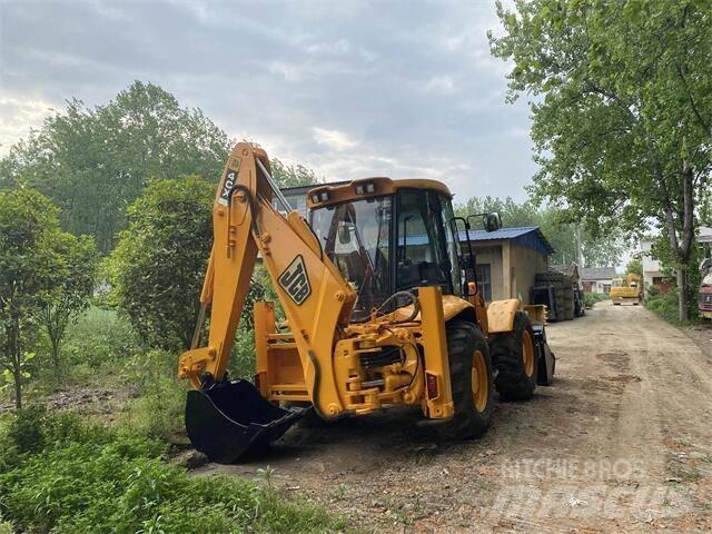 JCB 3CX 反鏟裝載機