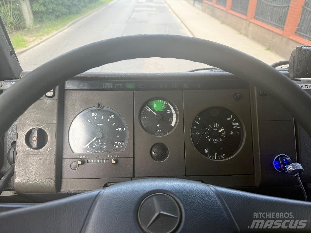 Mercedes-Benz 817 卡車裝載高空作業車