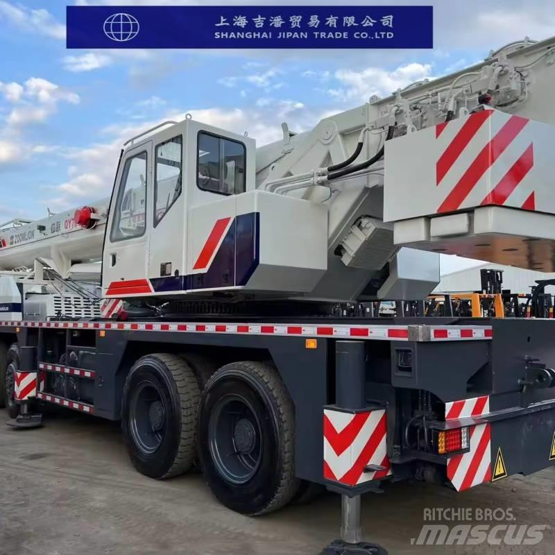 Zoomlion QY 70 V 全路面起重機/吊車