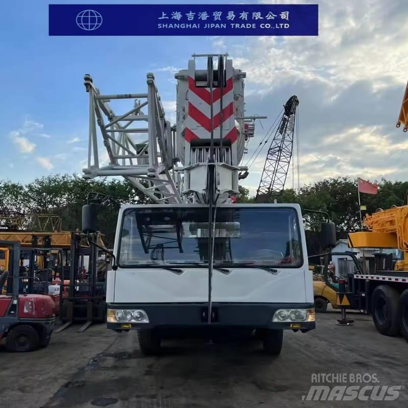 Zoomlion QY 70 V 全路面起重機/吊車