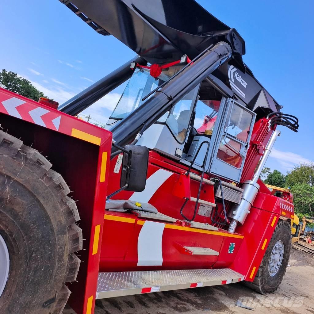 Kalmar DRF 450 前伸型堆積機