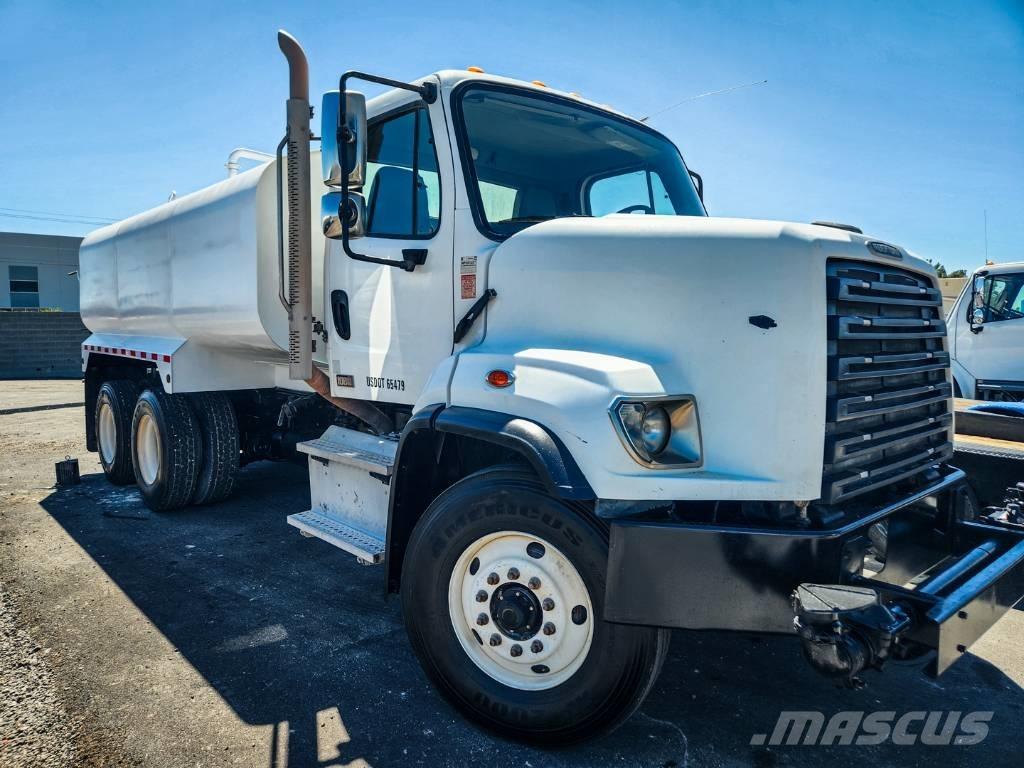 Freightliner 108 SD 水車