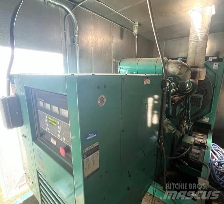 Cummins KTA19 柴油發電機