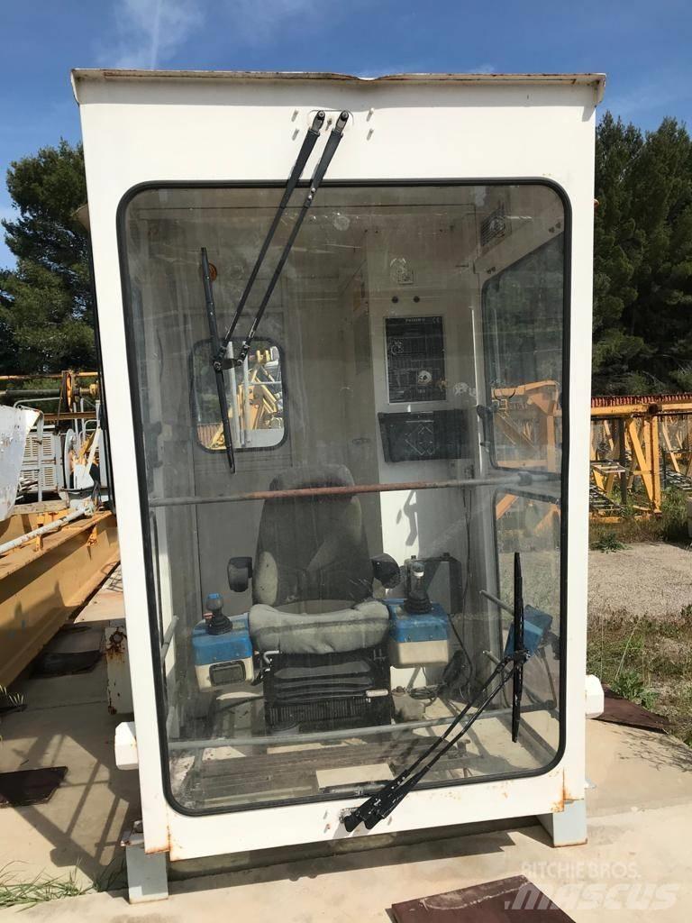 Potain MD 220 塔式起重機