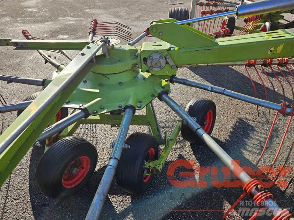 CLAAS Liner 1550 堆草機