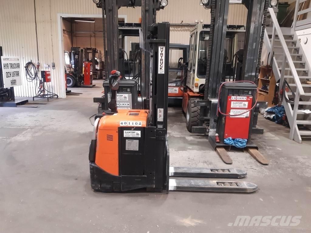 BT SPE125L 行走控制式堆積機