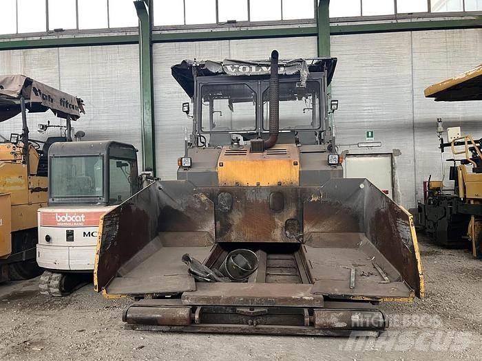 Volvo ABG 6870 瀝青攤舖機/鋪路機