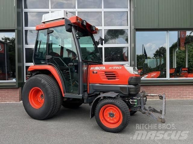 Kubota STV 40 小型曳引機