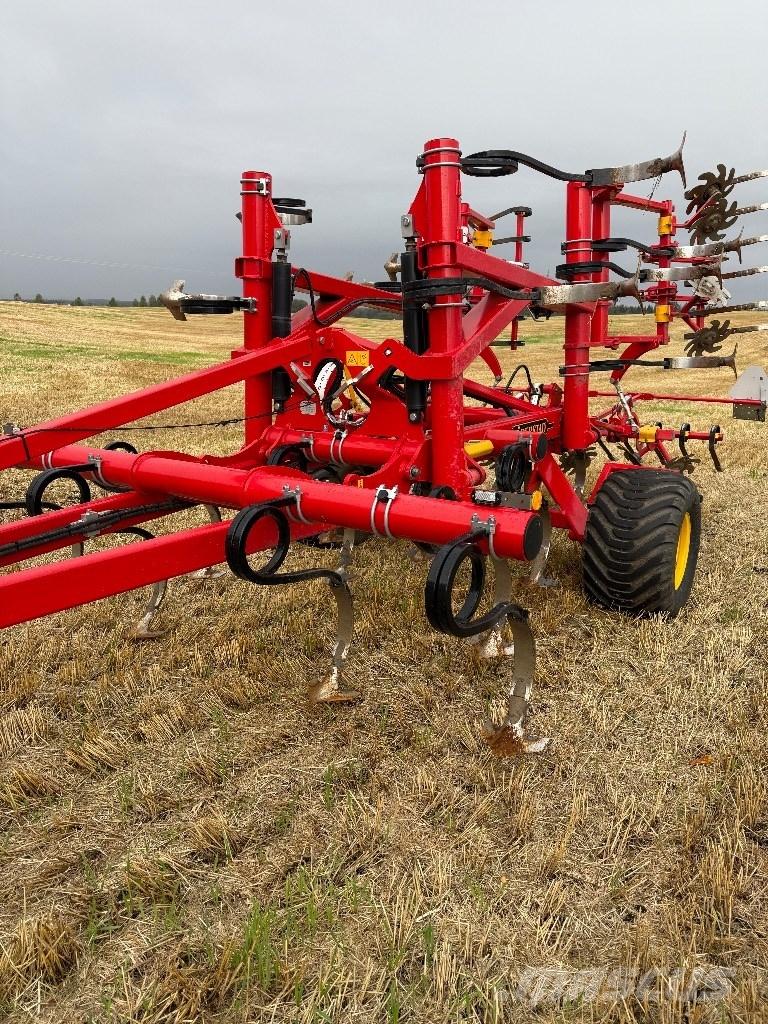 Väderstad Swift440 中耕管理機