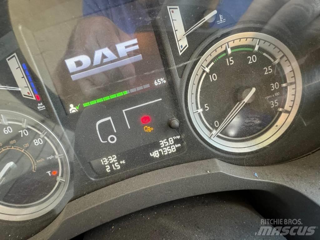 DAF LF 220 平板 / 絞盤 卡車