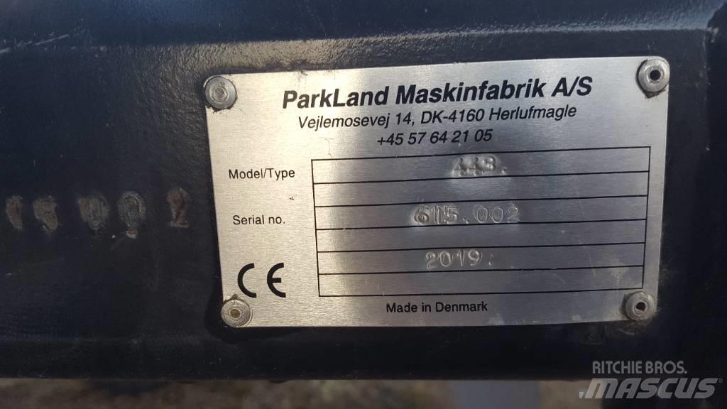 Parkland 443 方形打捆機