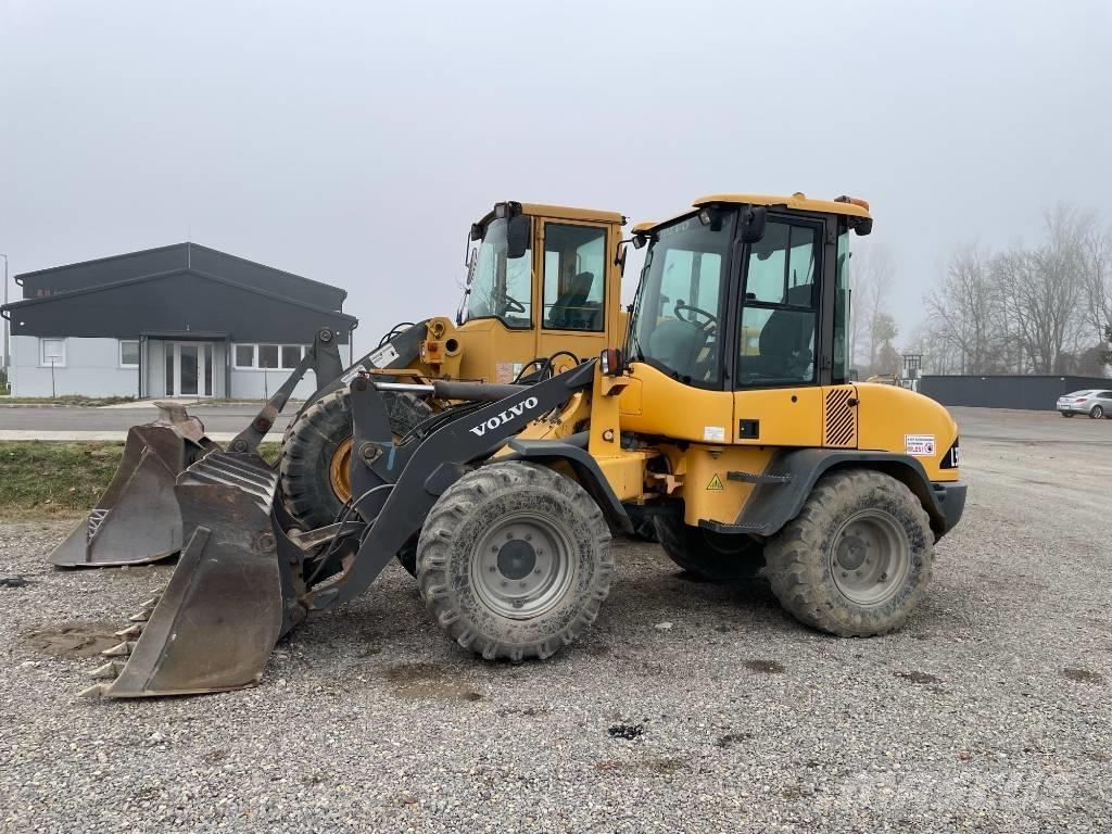 Volvo L 35 B - Z 輪胎式裝載機