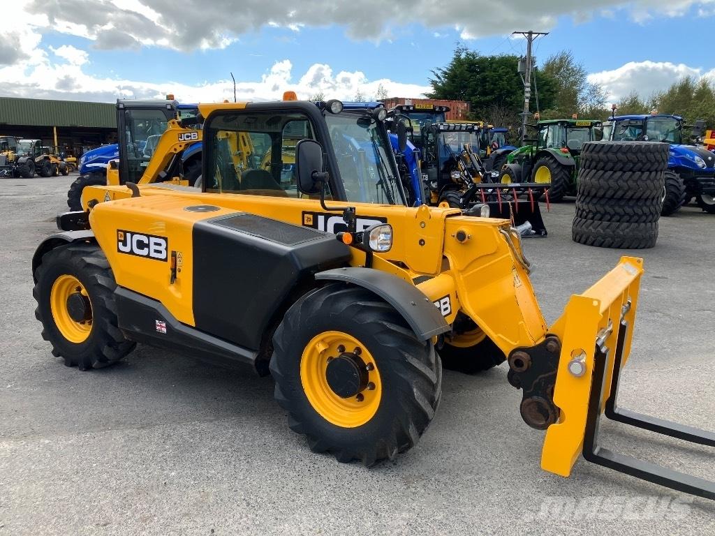 JCB 525-60 Agri Plus 農業用伸縮臂裝載機