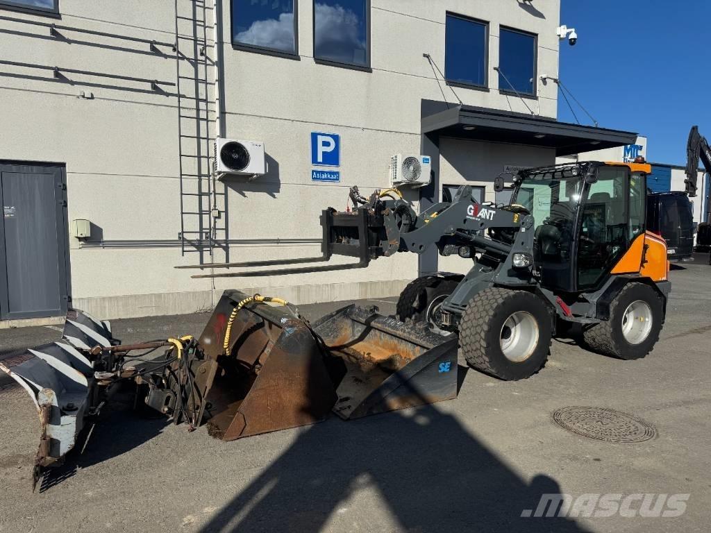 GiANT V 6004 T 小型裝載機