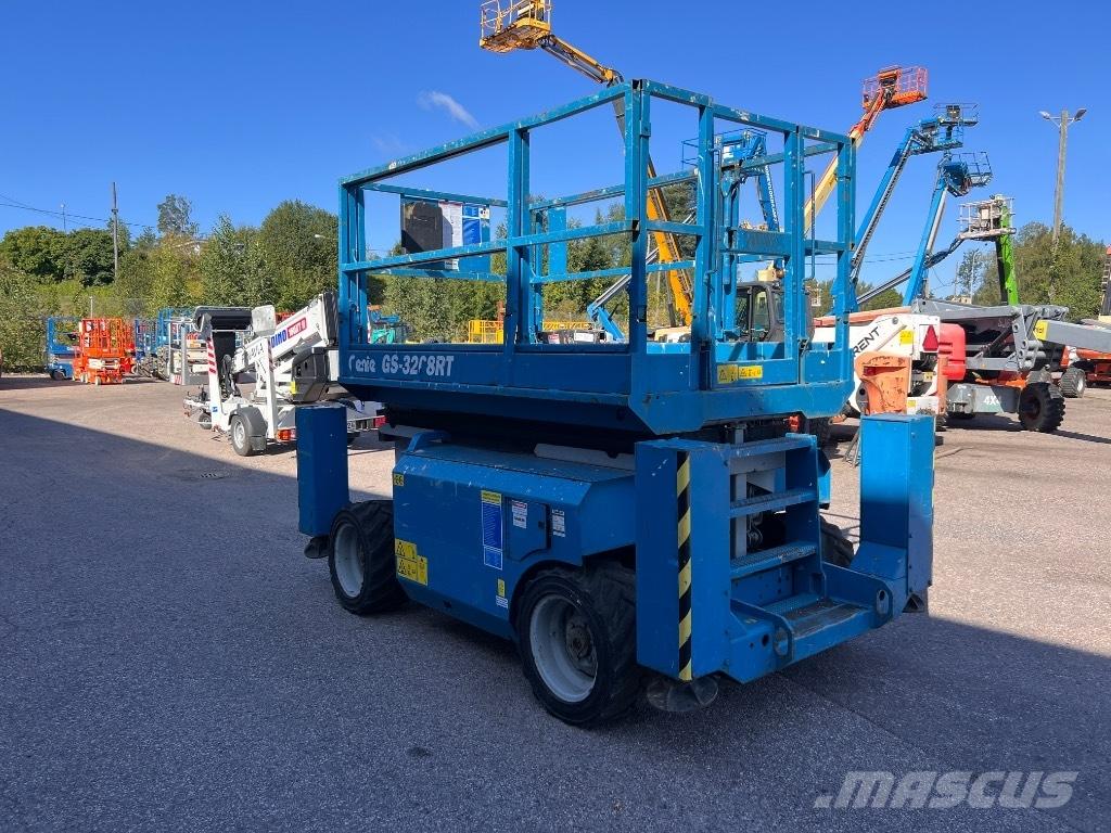 Genie GS 3268 RT 剪式升降機