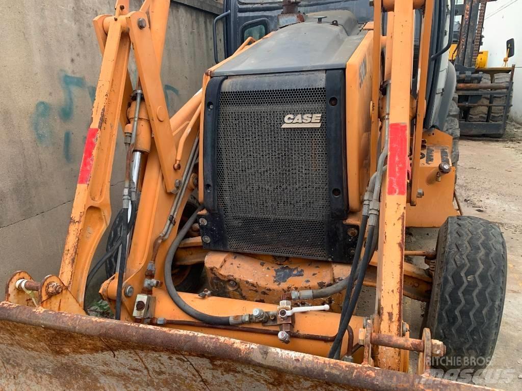 CASE 580 M 反鏟裝載機