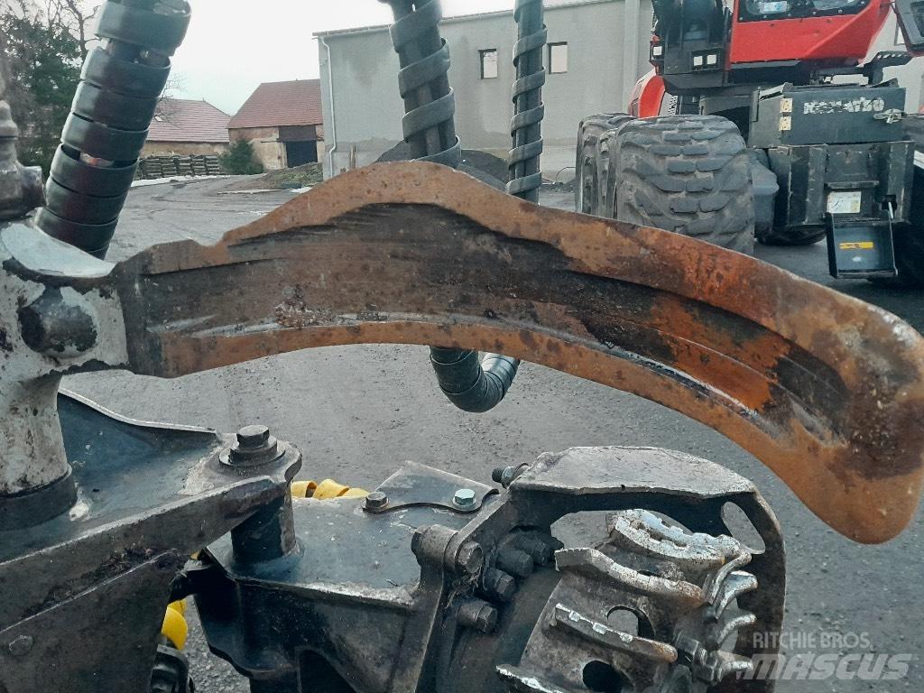 Komatsu 951 收穫機