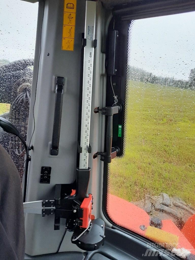 Komatsu 951 收穫機