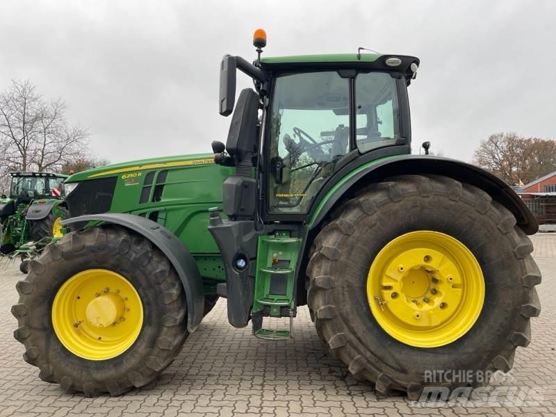 John Deere 6250R 曳引機