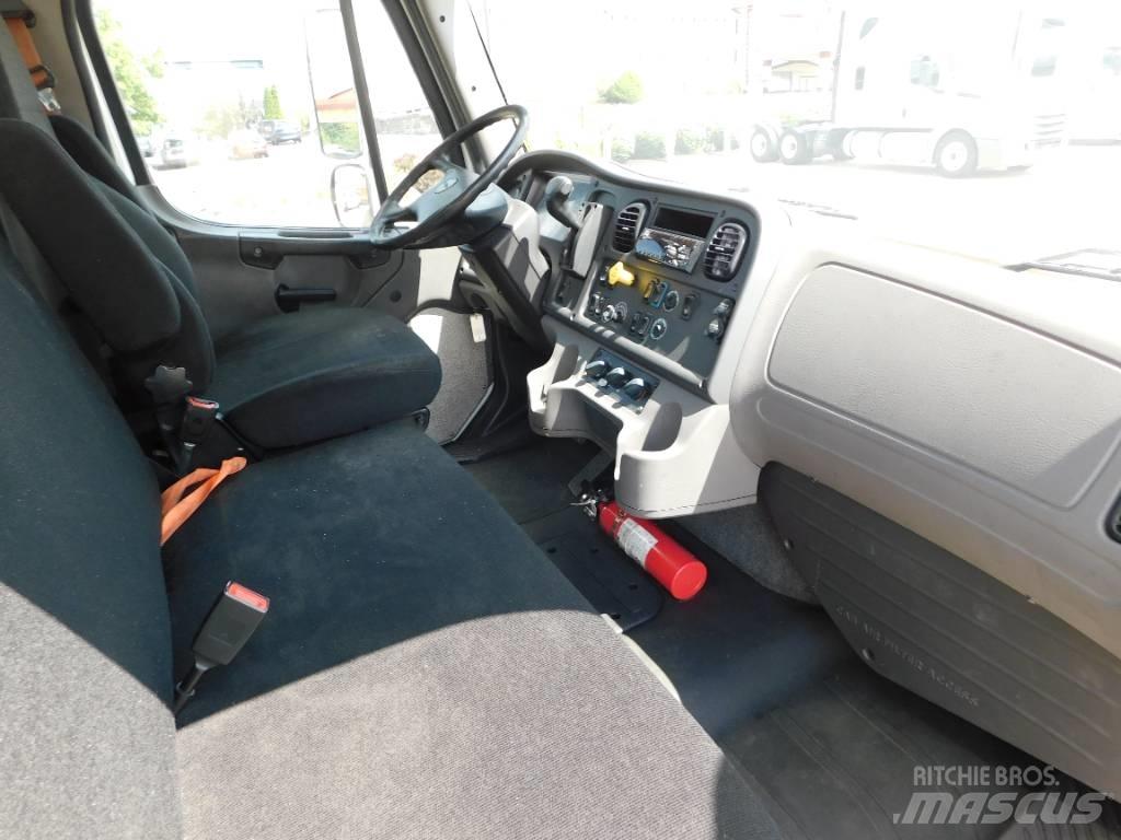 Freightliner M2 貨櫃框架卡車