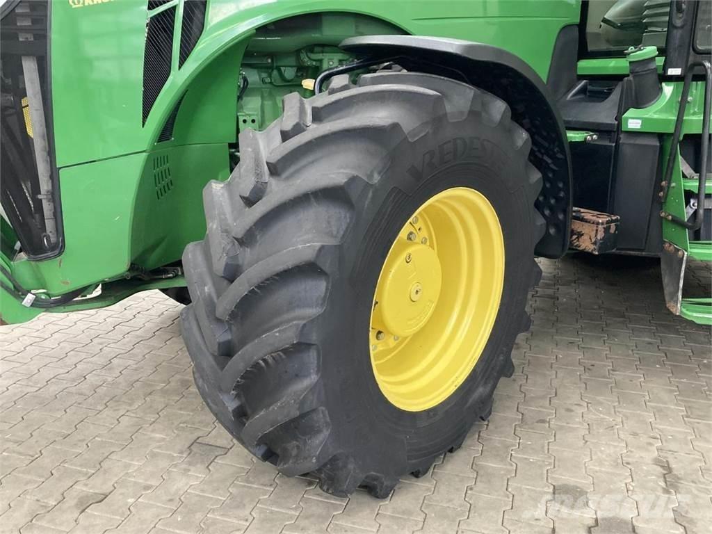 John Deere 8335R 曳引機