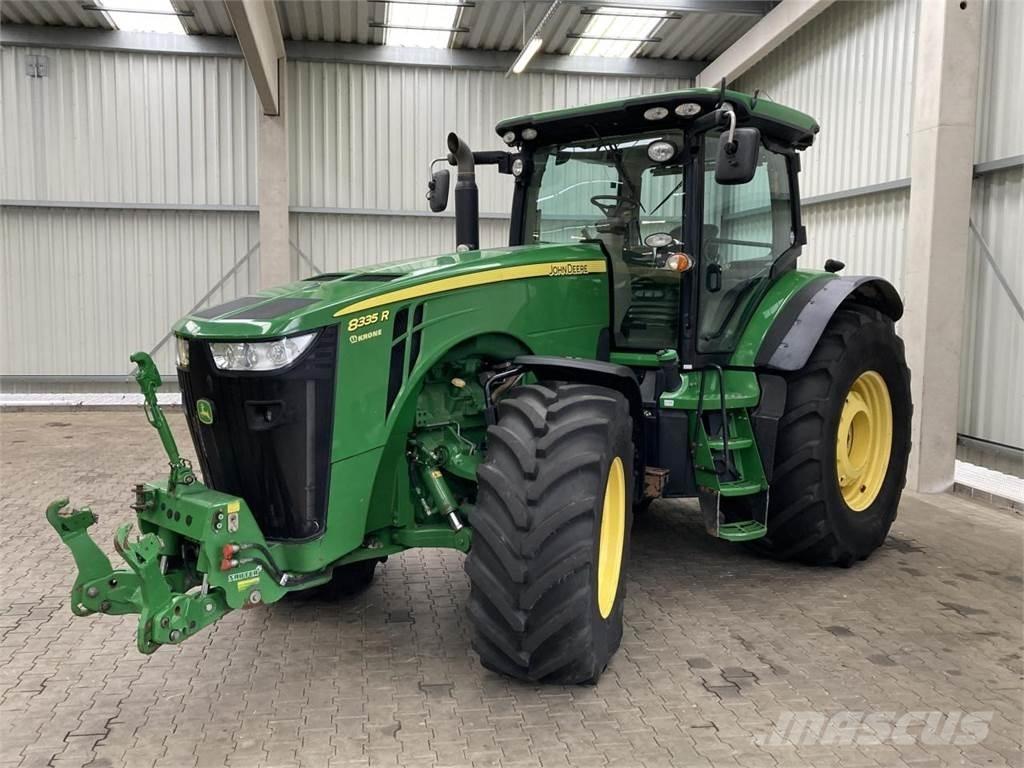John Deere 8335R 曳引機