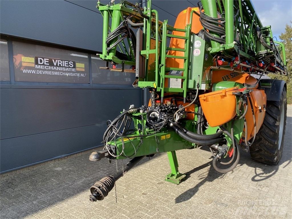 Amazone UX 5200 牽引式噴霧機