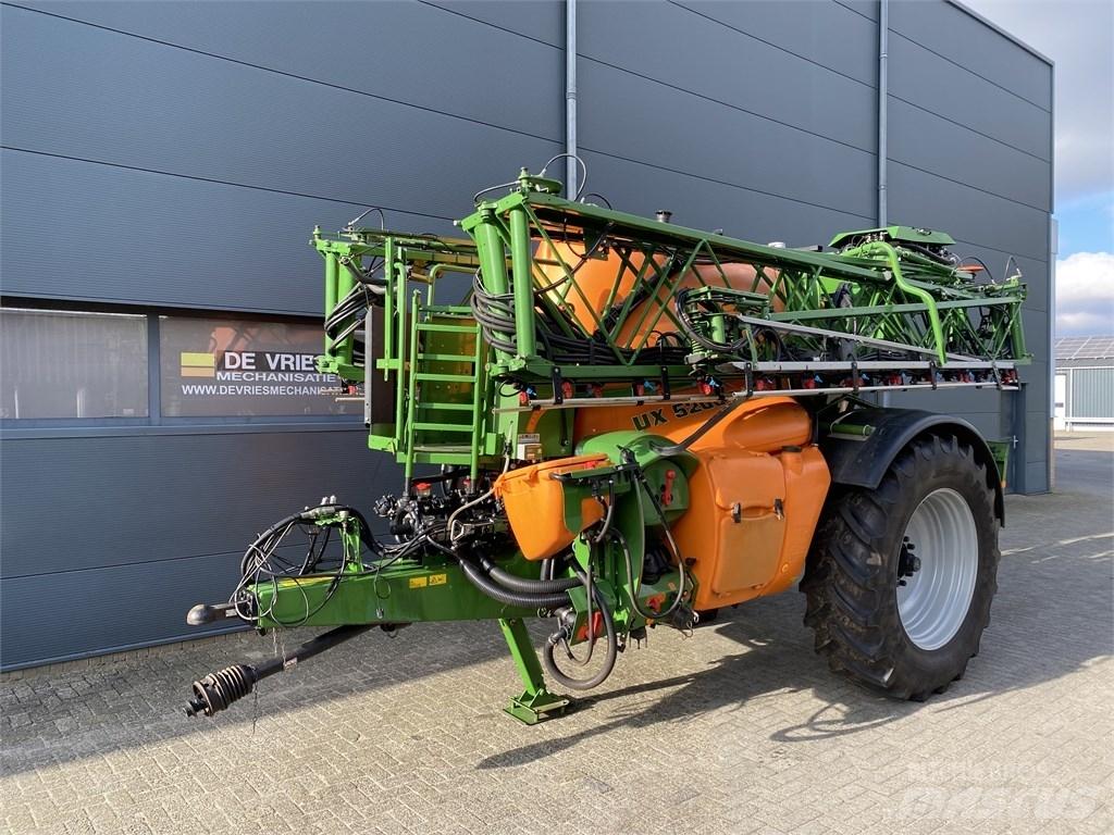 Amazone UX 5200 牽引式噴霧機