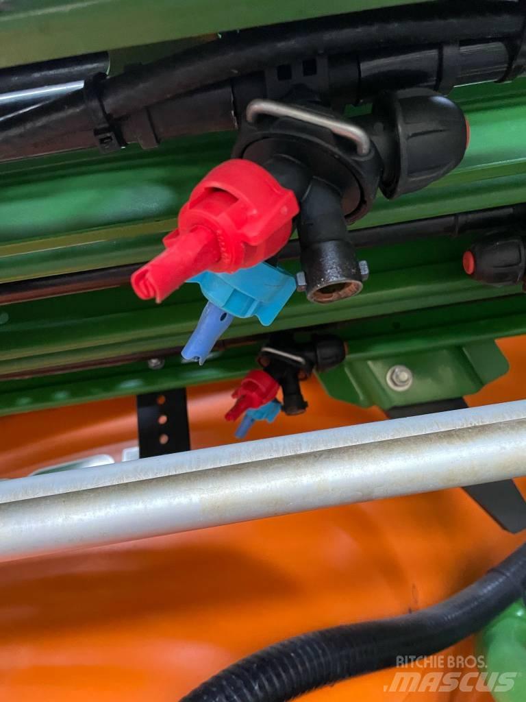 Amazone UX 5200 牽引式噴霧機