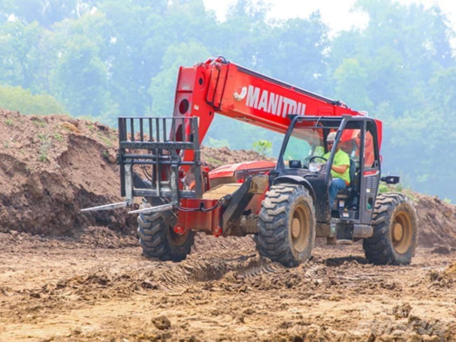 Manitou MTA1255 伸縮臂操作車