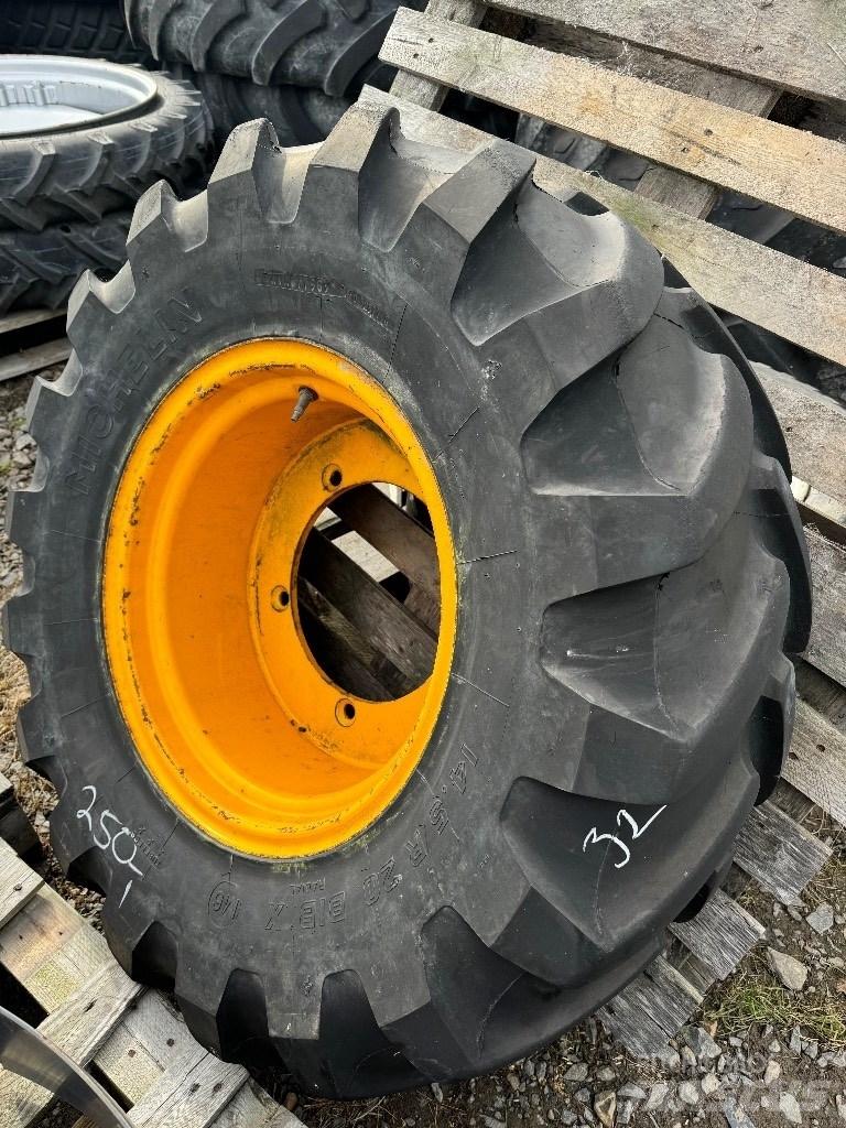Michelin 14.5R20 輪胎、車輪和輪圈
