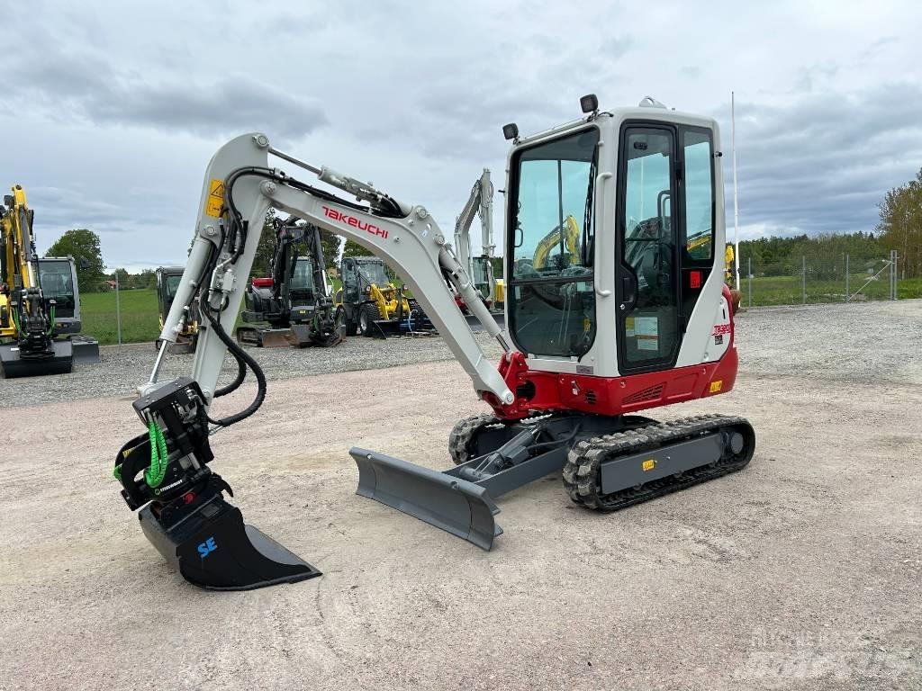Takeuchi TB320 小型挖土機/掘鑿機<7t(小型挖掘機)