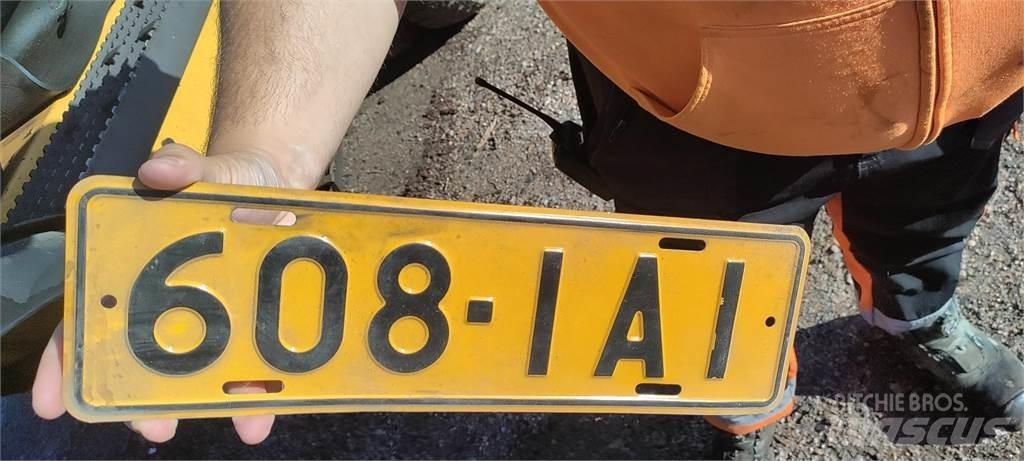 Volvo EW180C 旋轉式挖土機/掘鑿機/挖掘機