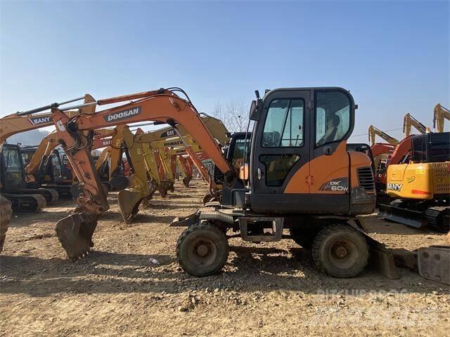 Doosan DX60W 小型挖土機/掘鑿機<7t(小型挖掘機)