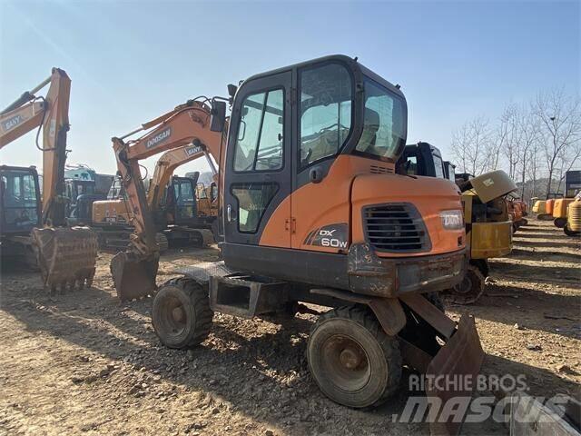 Doosan DX60W 小型挖土機/掘鑿機<7t(小型挖掘機)