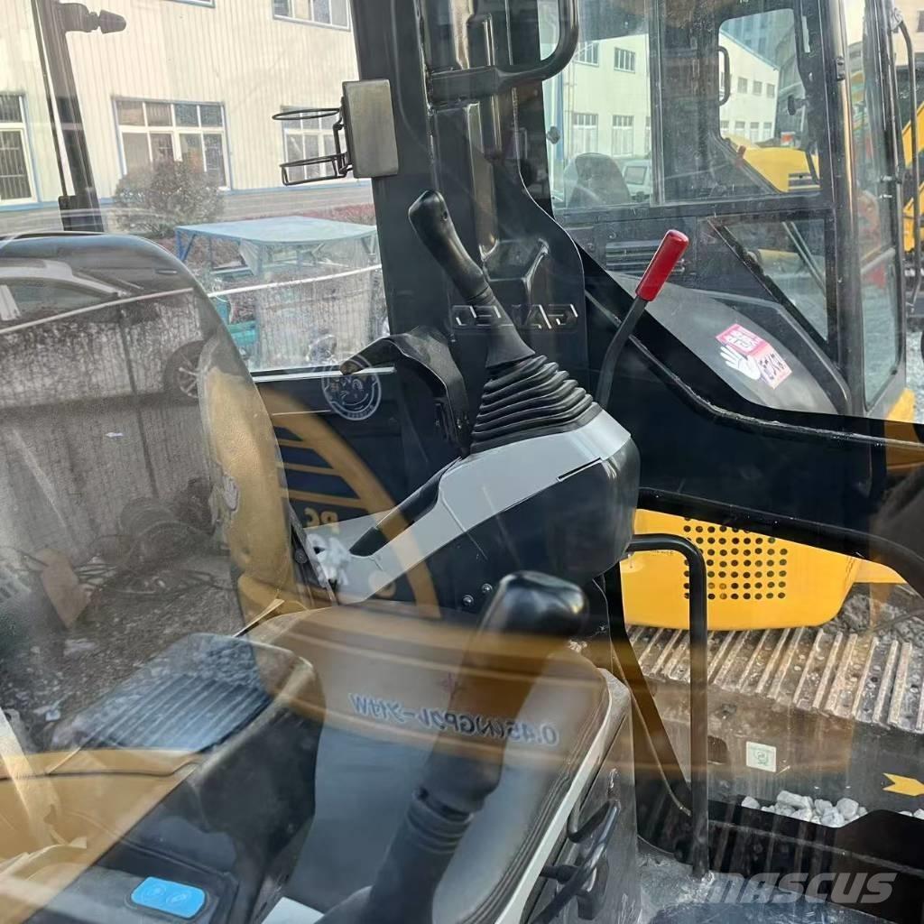 Komatsu PC 35 MR 小型挖土機/掘鑿機<7t(小型挖掘機)