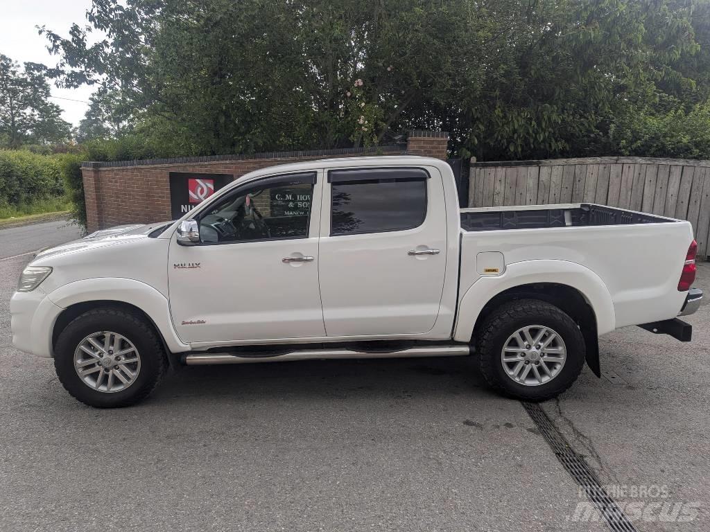 Toyota Hilux 皮卡.傳統半斗卡車/側卸板