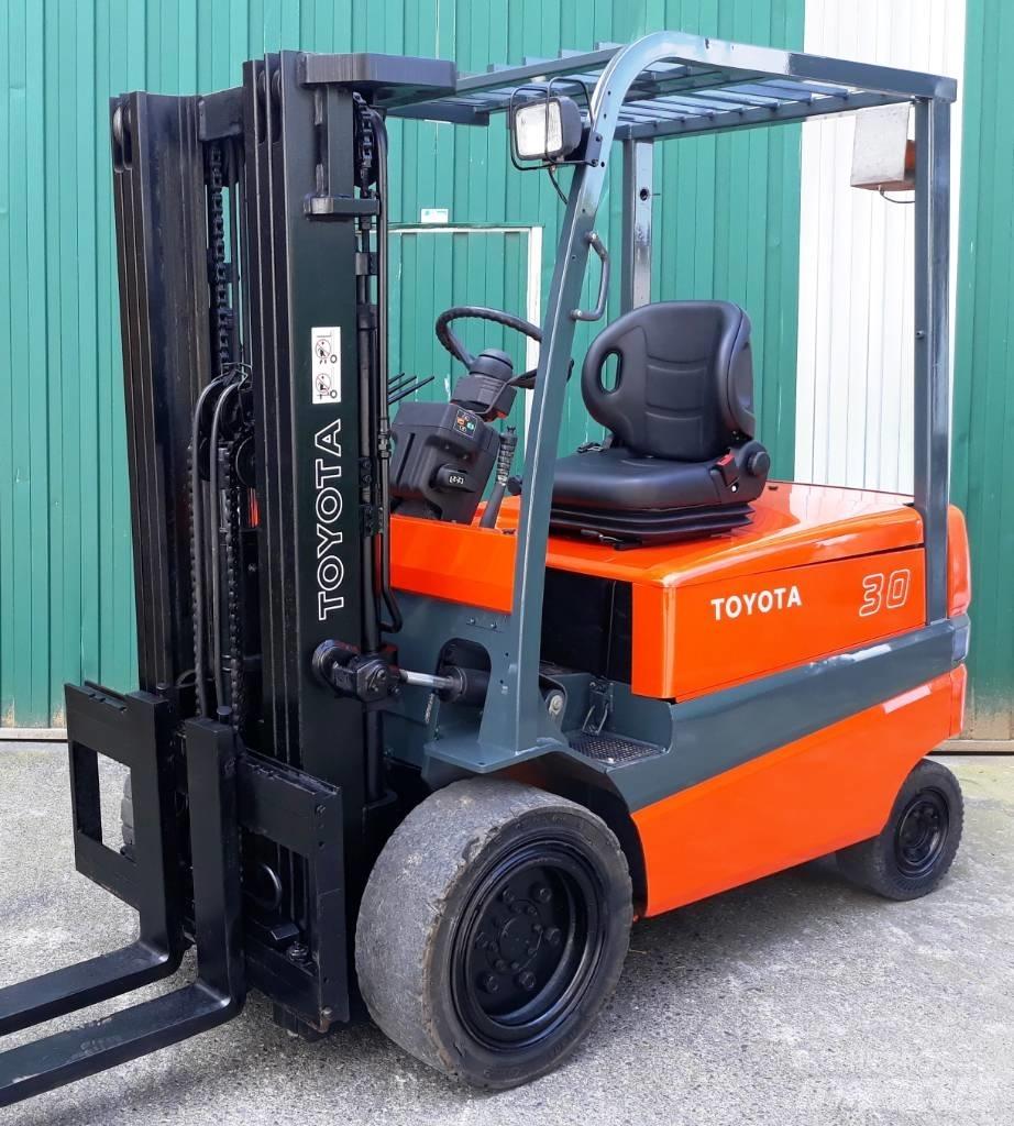 Toyota FBMF30 電動堆高機