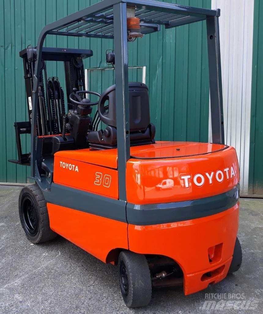 Toyota FBMF30 電動堆高機