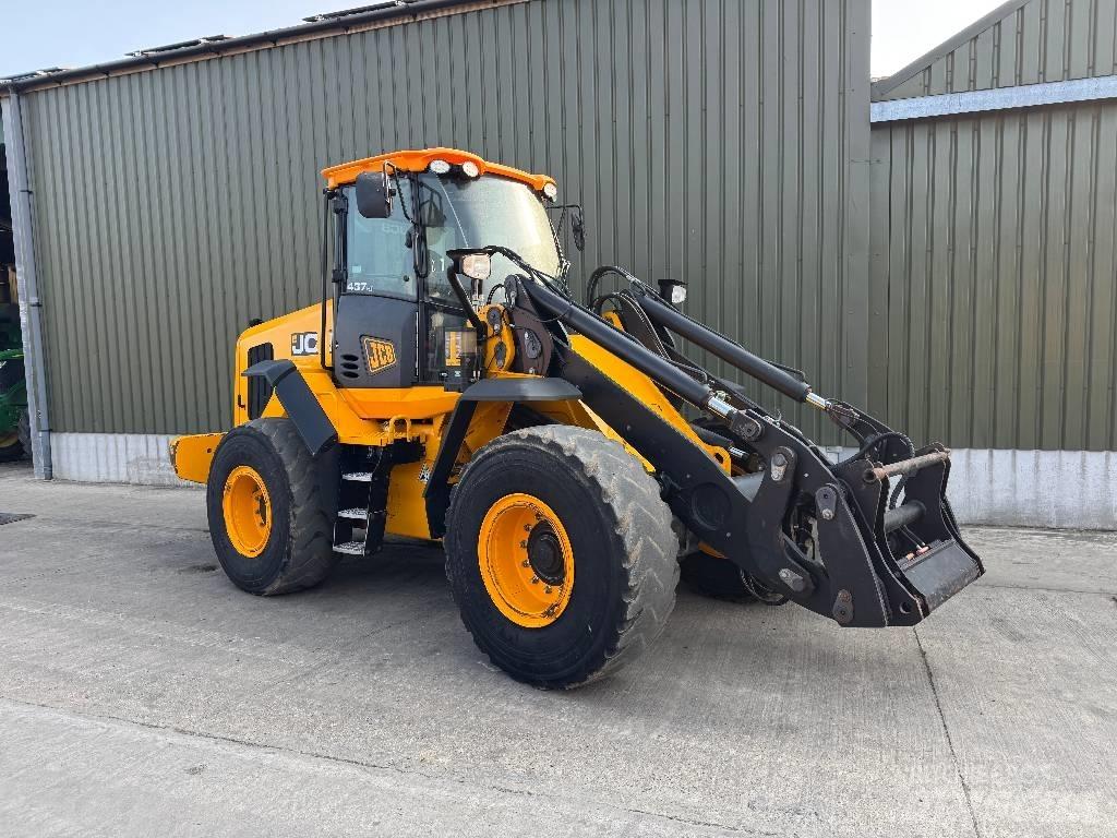 JCB 437 HT Agri 多功能裝載機