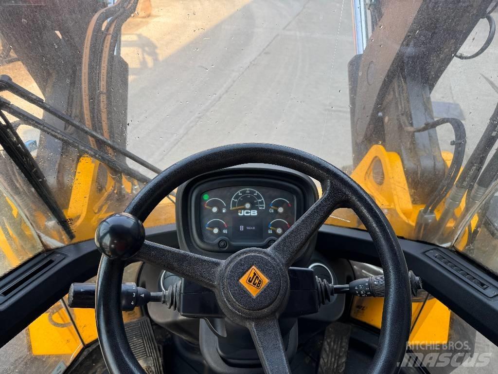 JCB 437 HT Agri 多功能裝載機