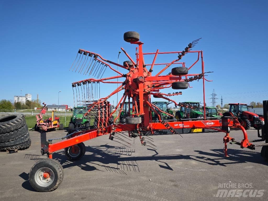 Kuhn GA 8121 堆草機
