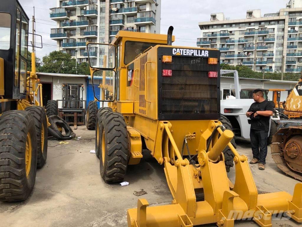 CAT 140 K 平土機