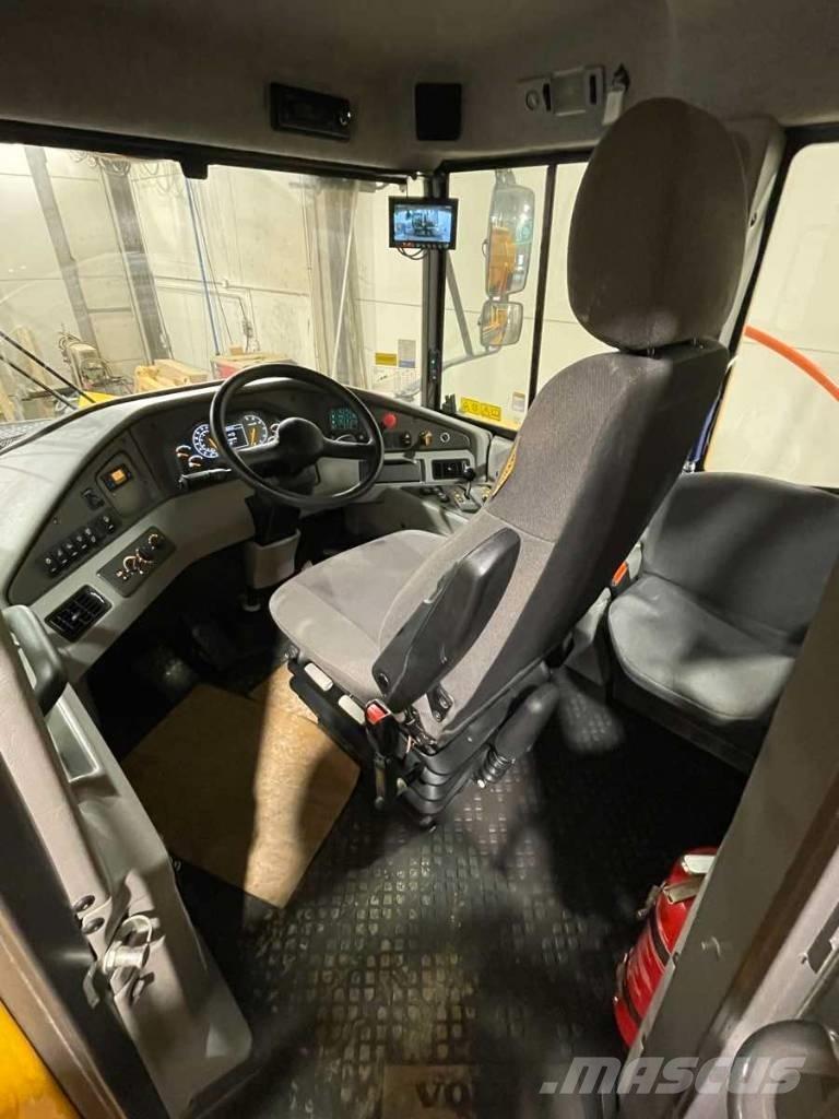 Volvo A30G 鉸接式起吊車