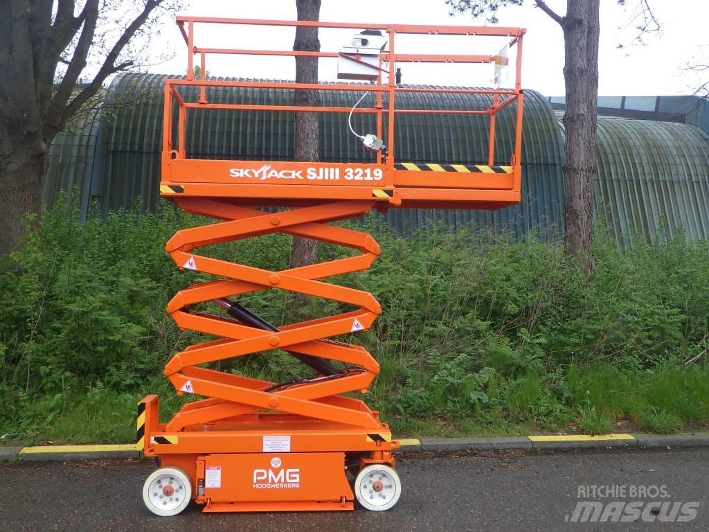 SkyJack SJ3219 剪式升降機